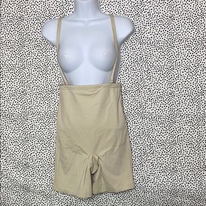 Motif Postpartum Compression